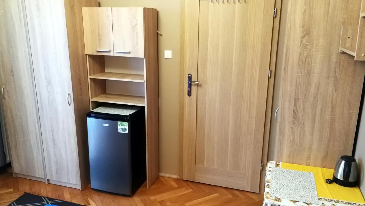 Tanie Noclegi Mieszkanka Zyrardow Exterior foto
