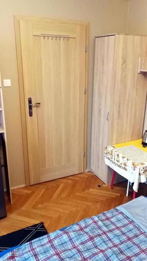 Tanie Noclegi Mieszkanka Zyrardow Exterior foto